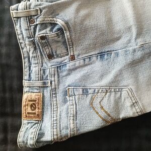 l.e.i. Jeans